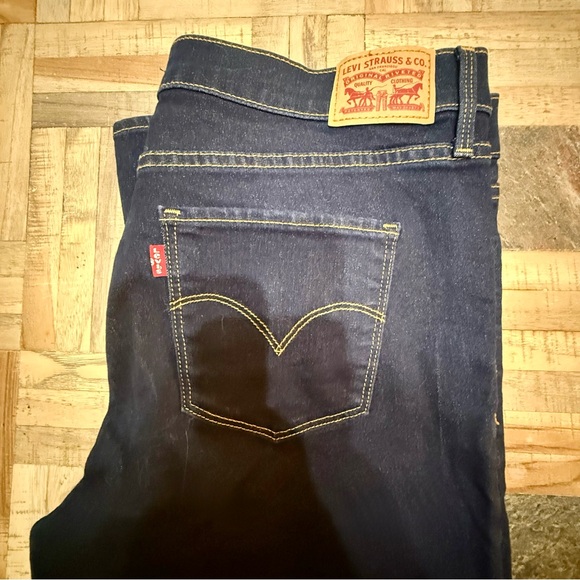Levi's Denim - NWOT LEVI'S Demi Curve Classic Rise Slim Jeans Women's Dark Wash